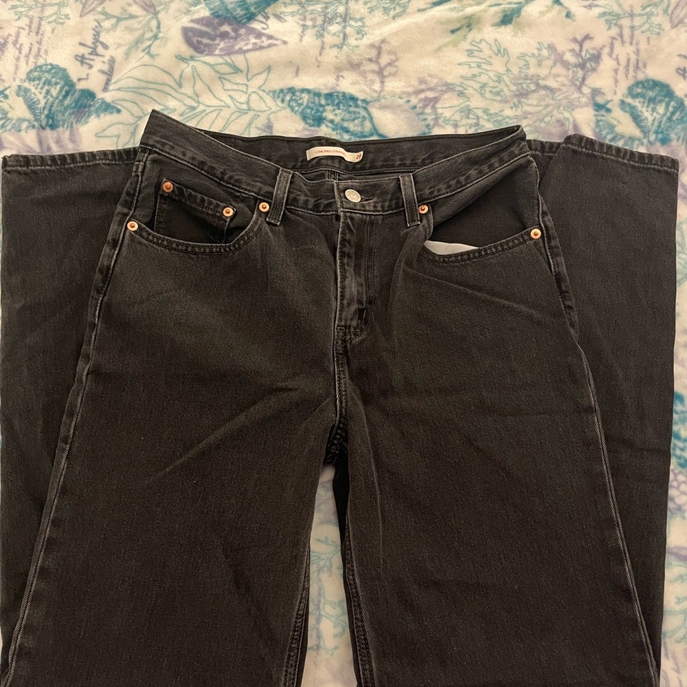 LEVIS low pro black jeans